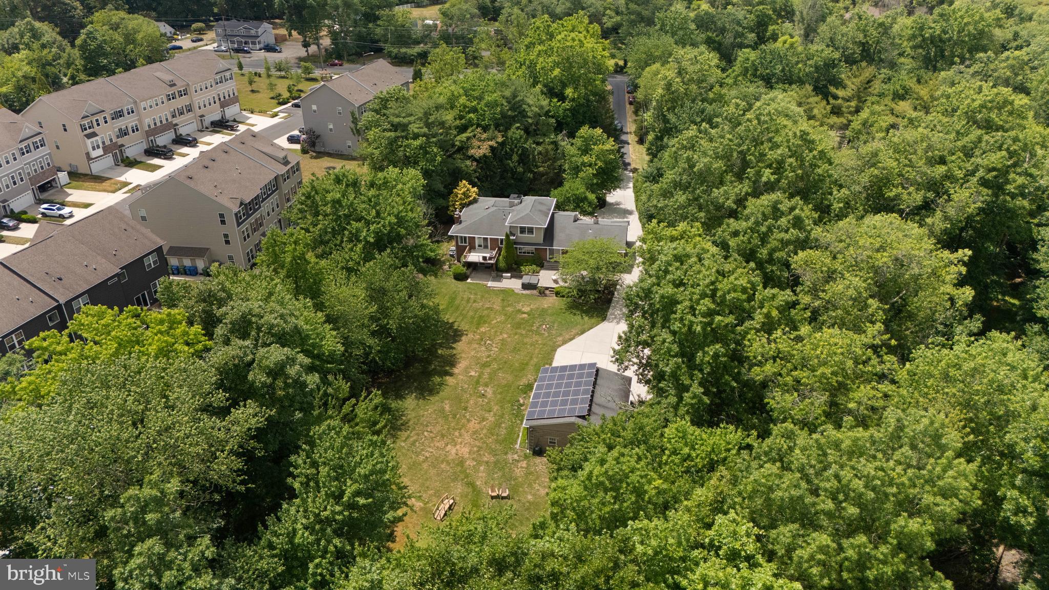 528 N Elmwood Rd