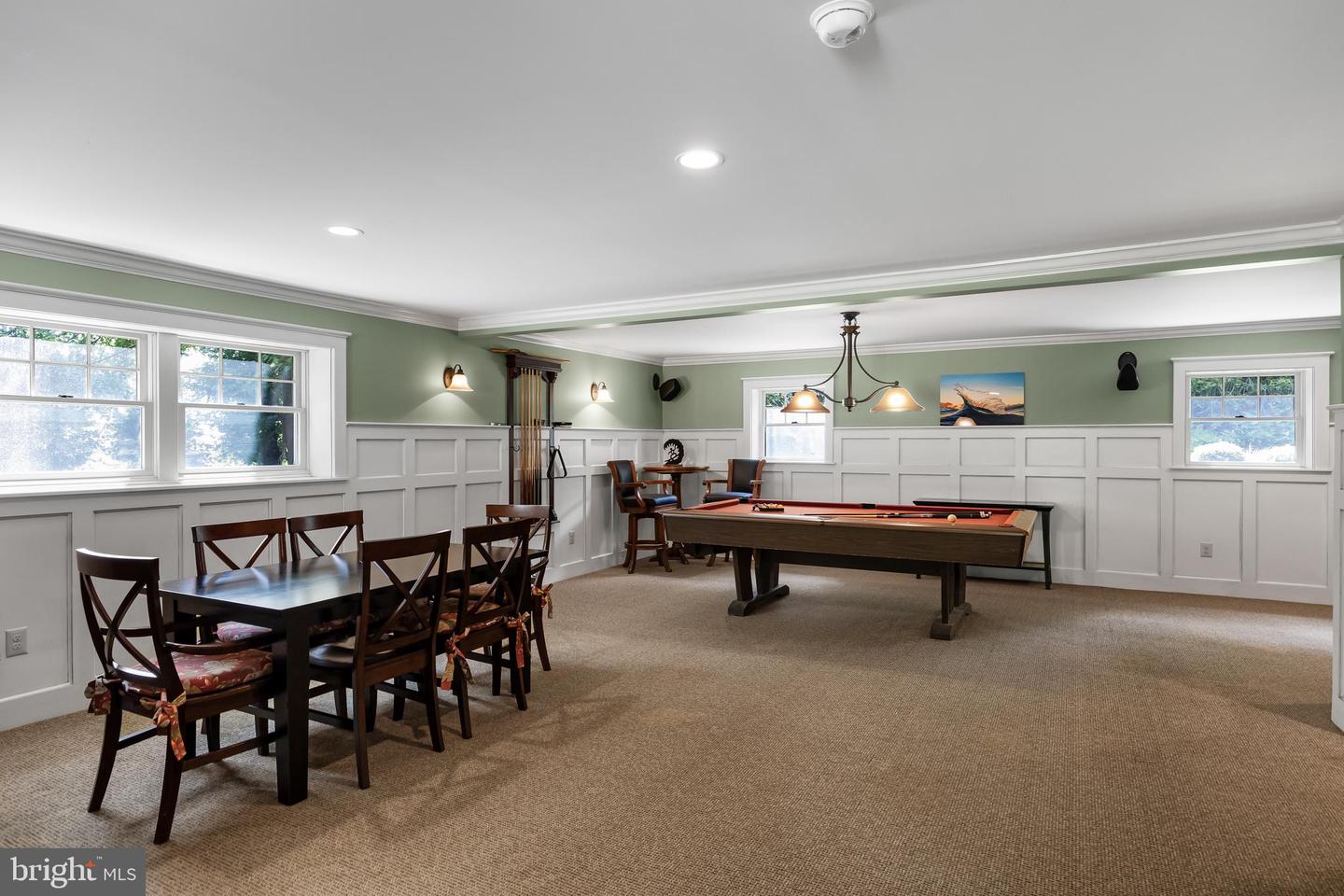 528 N Elmwood Rd