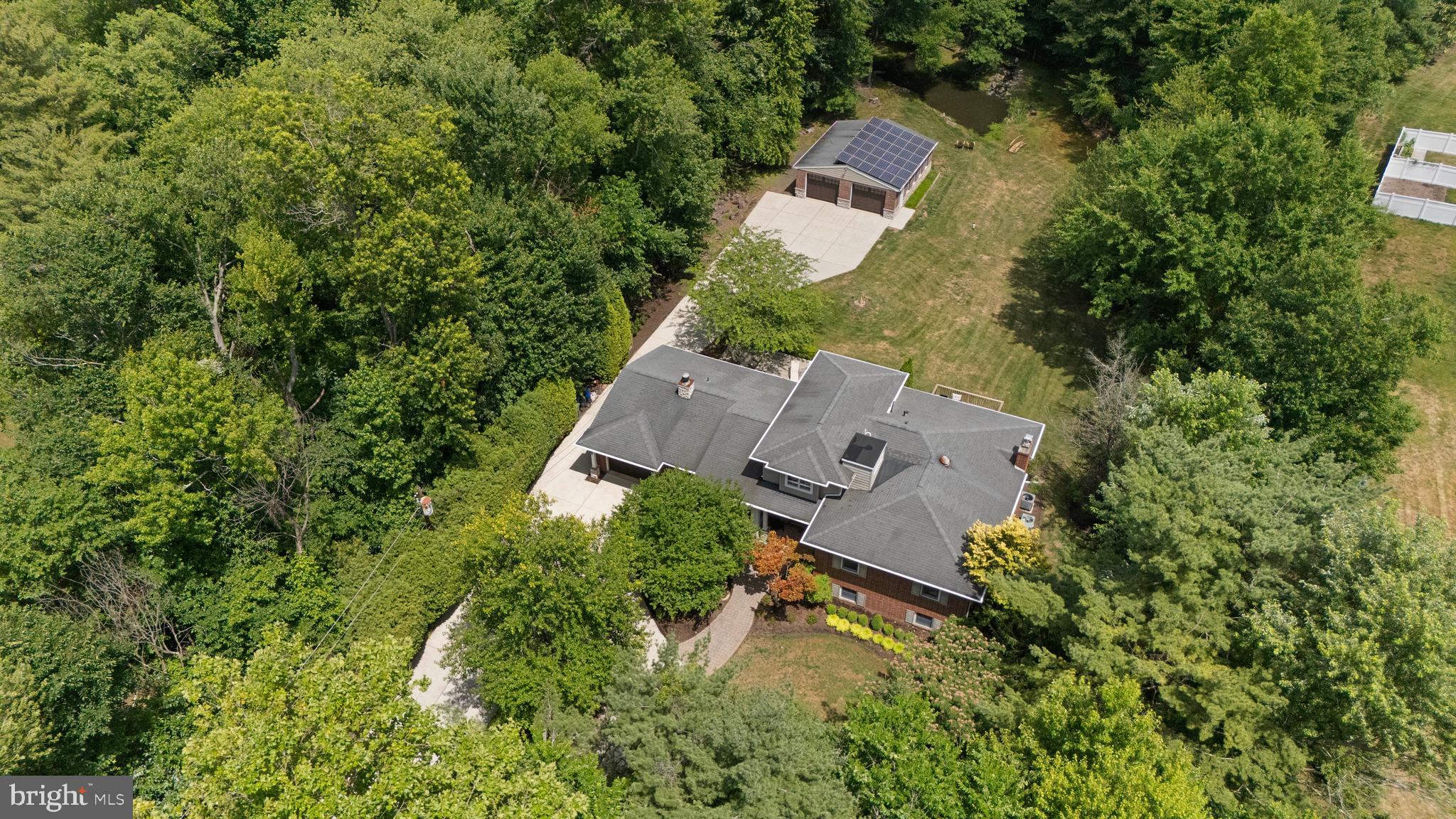 528 N Elmwood Rd