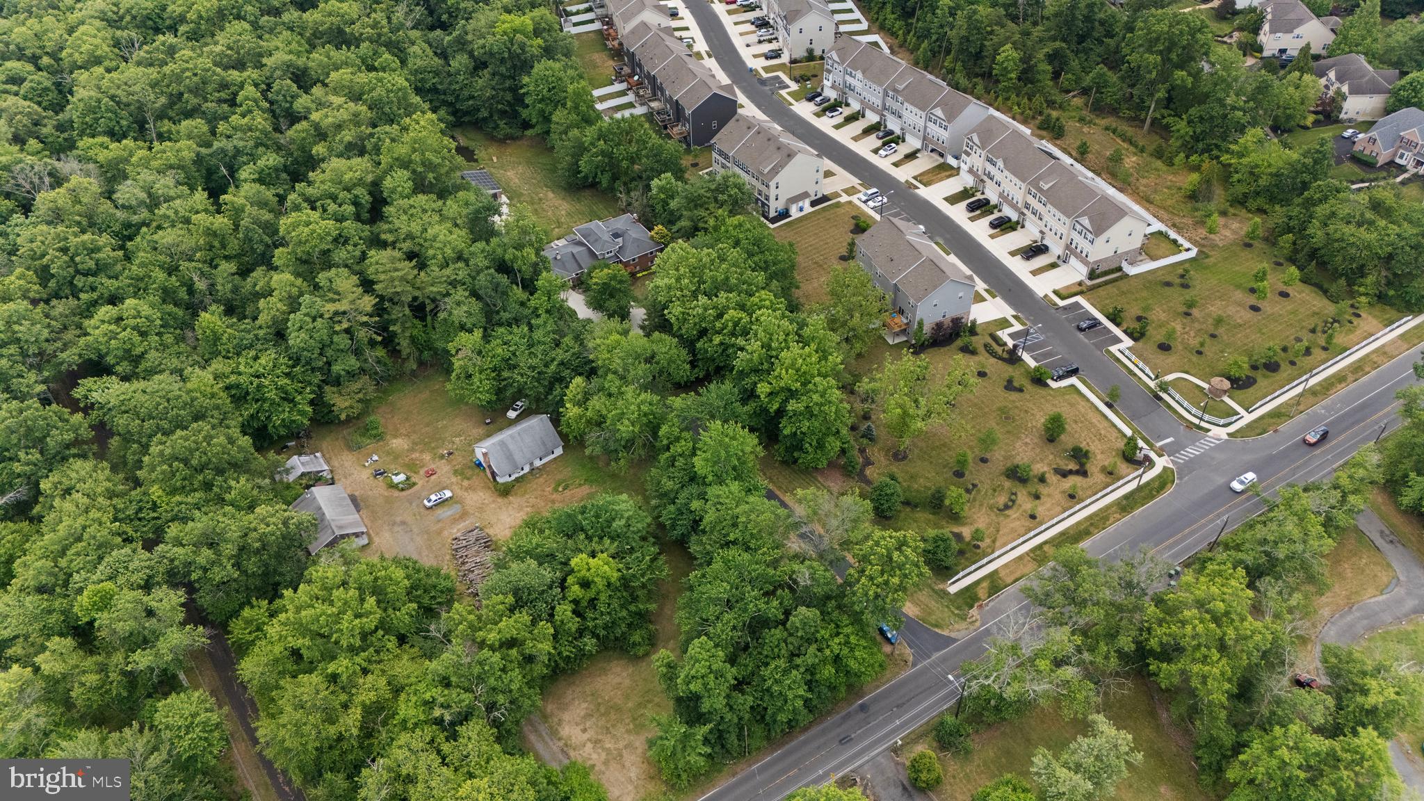 528 N Elmwood Rd