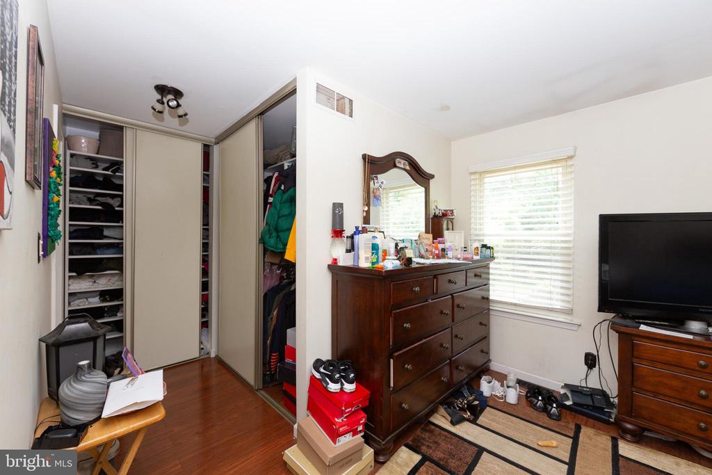 152 N HILL DRIVE