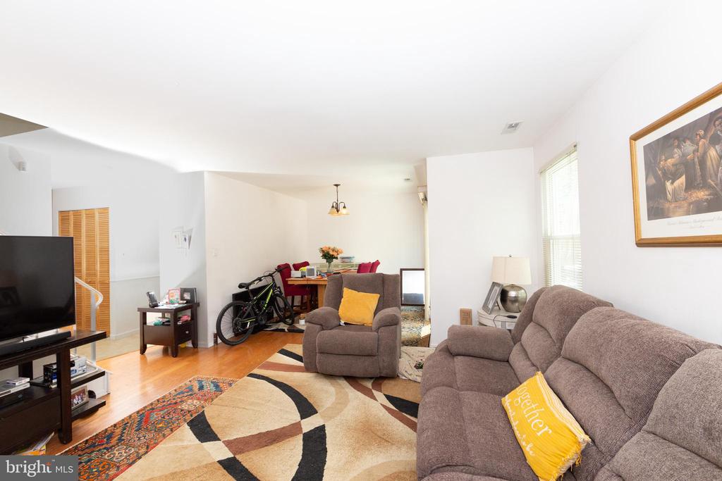 152 N HILL DRIVE