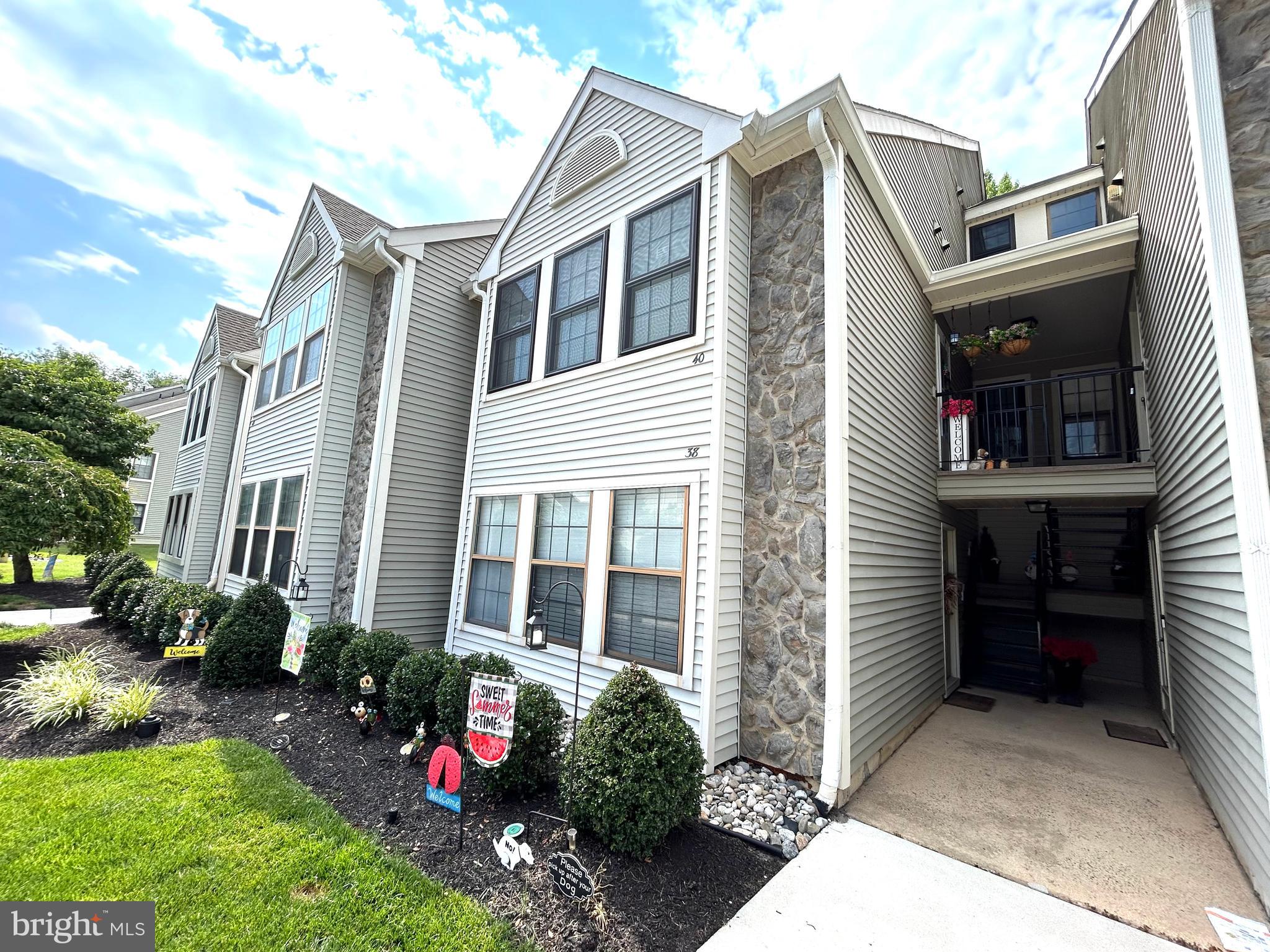 38 Bridgewater Dr