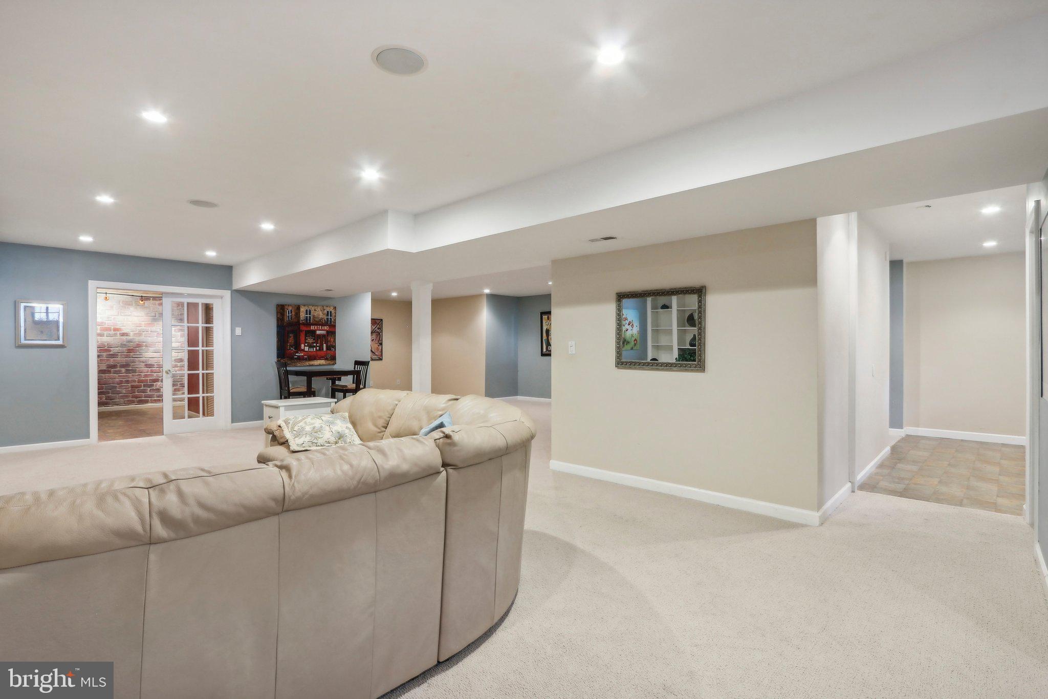 14 Somerton Sq