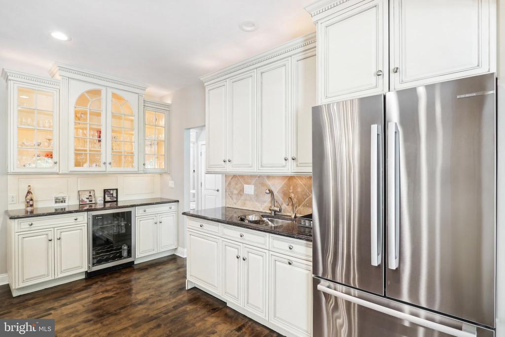12 Brookwood Dr