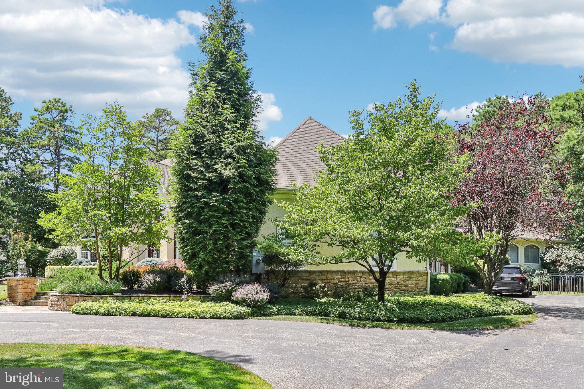 12 Brookwood Dr