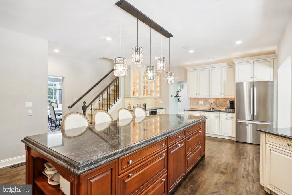12 Brookwood Dr