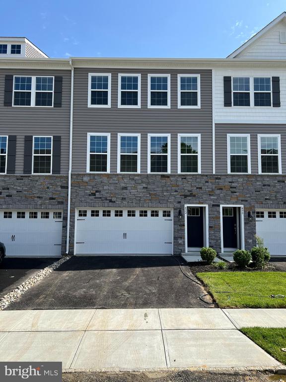492 MONTE FARM