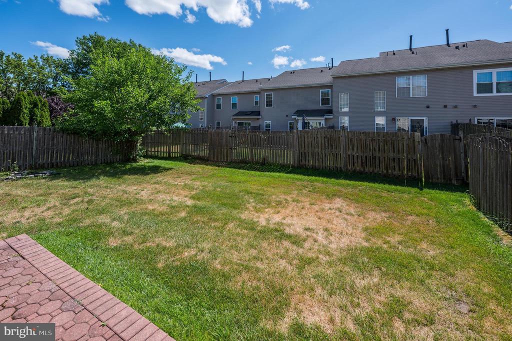 18 ELKINGTON DRIVE