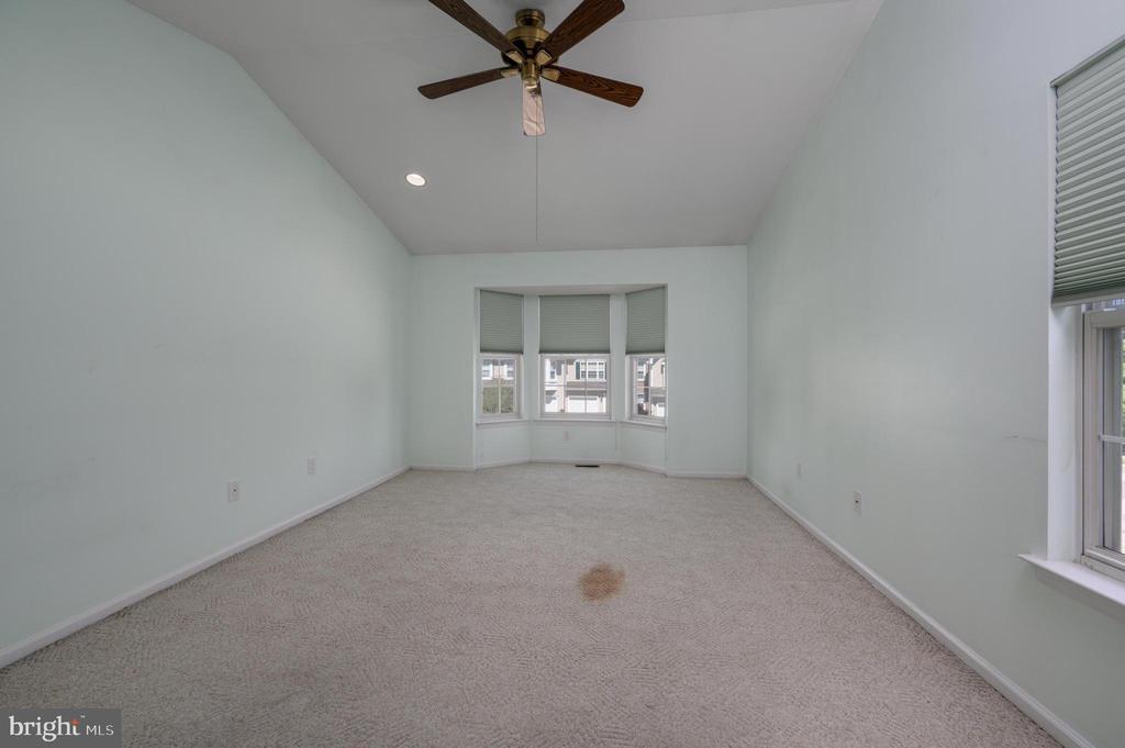 18 ELKINGTON DRIVE