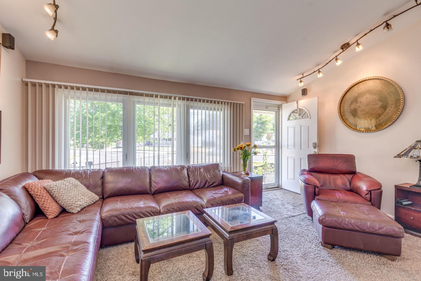 548 Windsor Ave