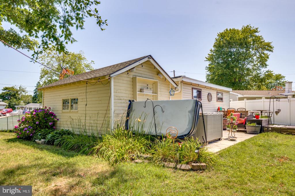 548 Windsor Ave