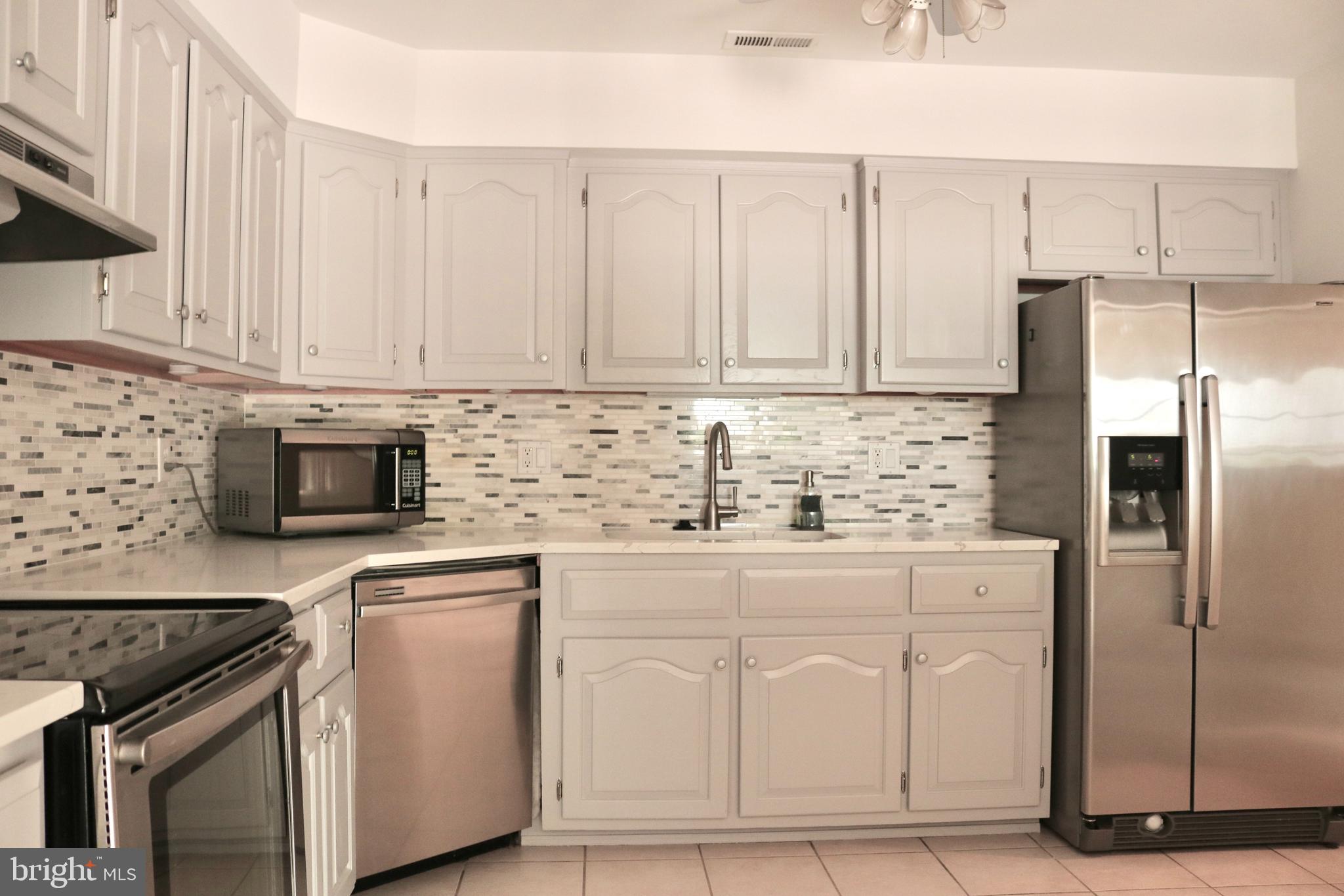 102 HAZELWOOD LN
