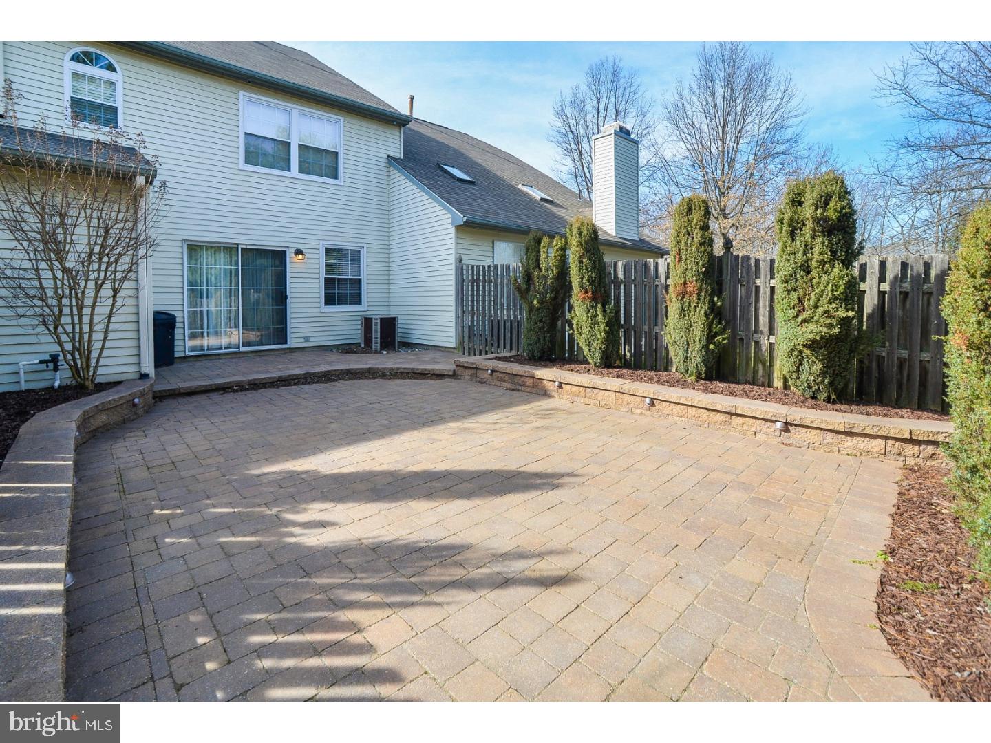 102 HAZELWOOD LN