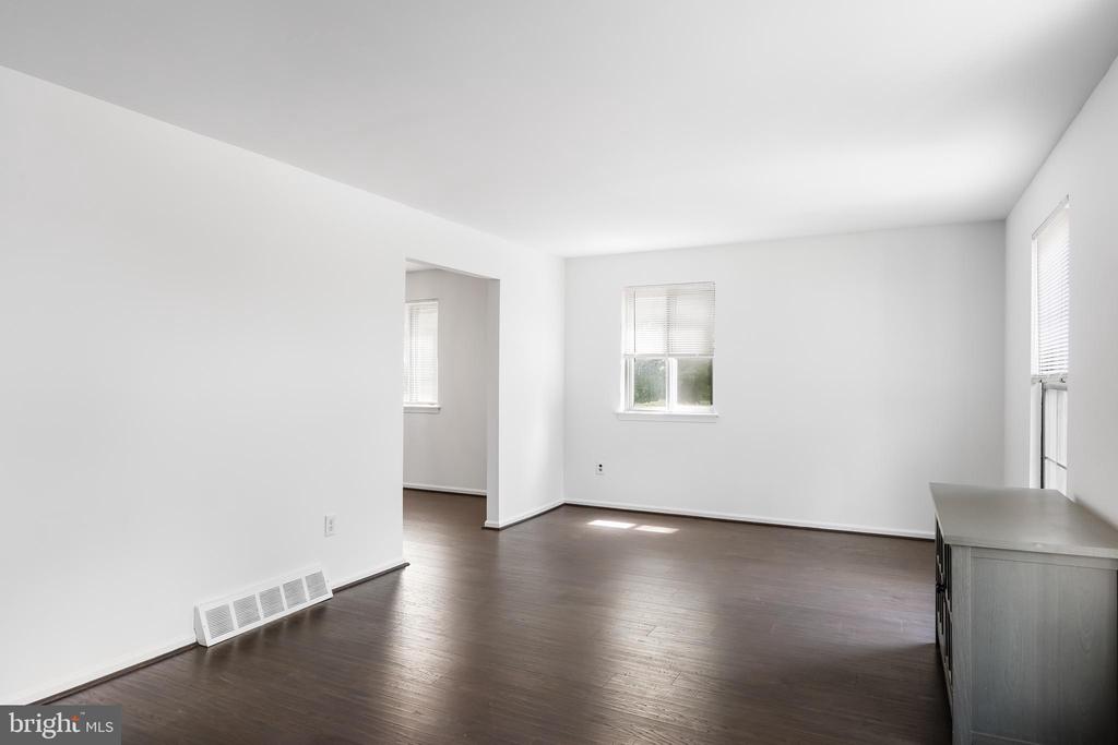 148 Acorn Ct