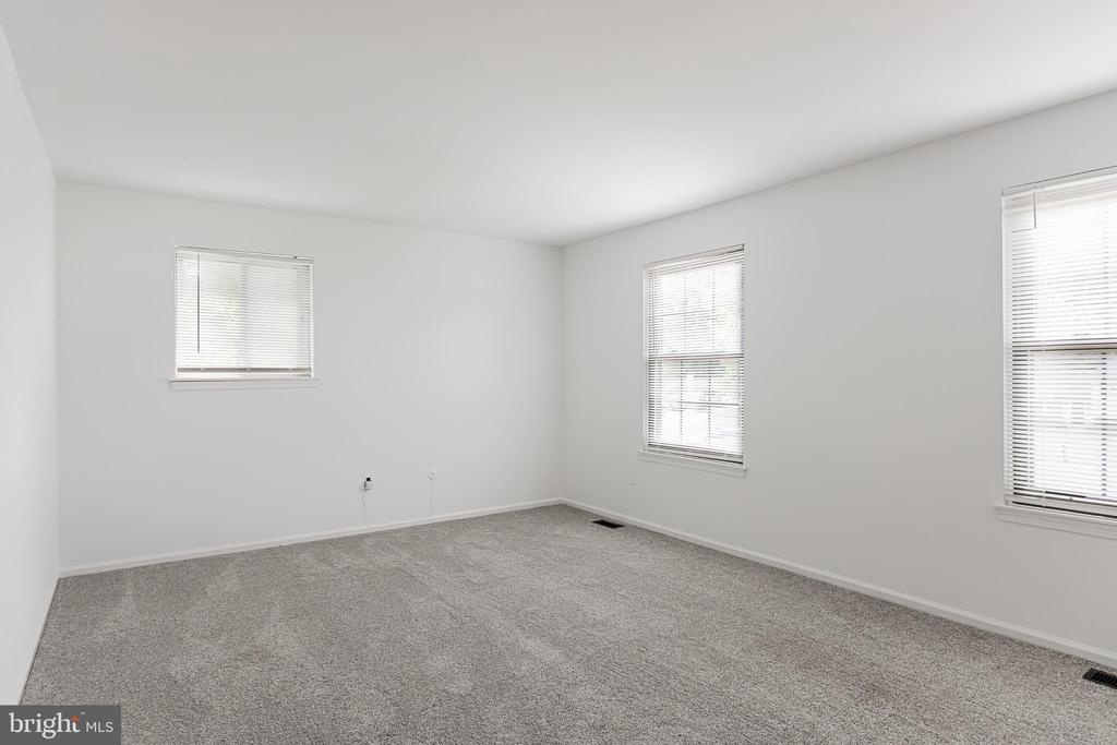 148 Acorn Ct