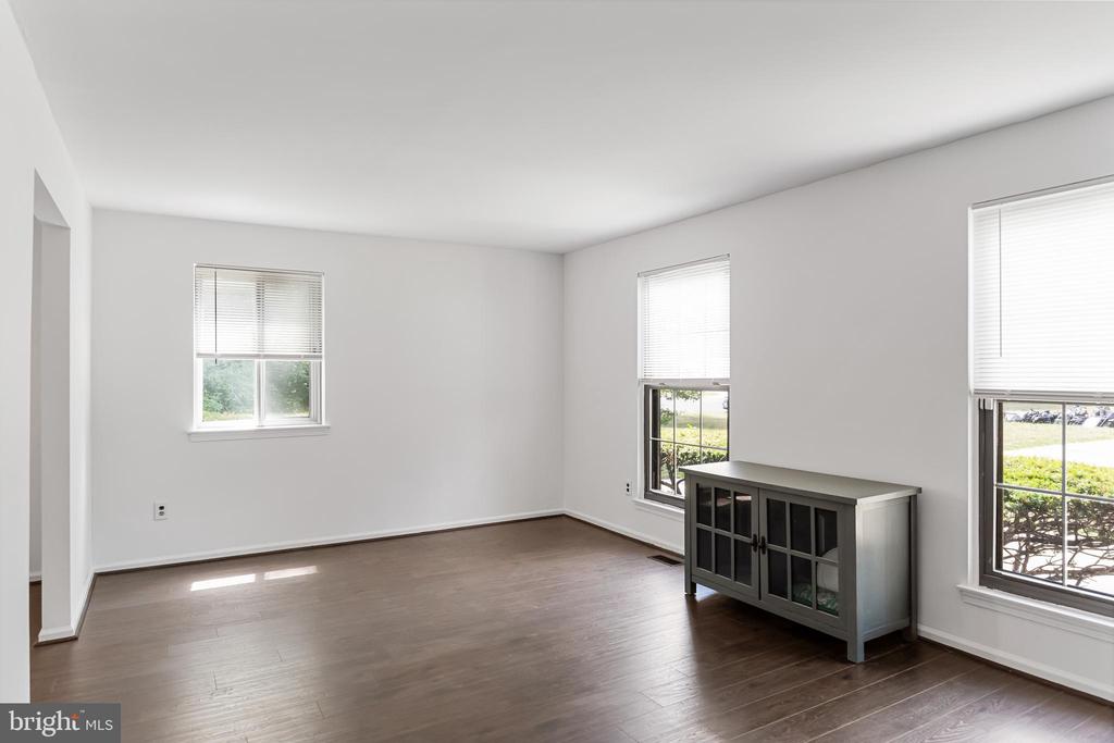 148 Acorn Ct