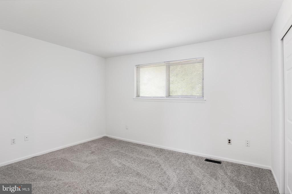 148 Acorn Ct