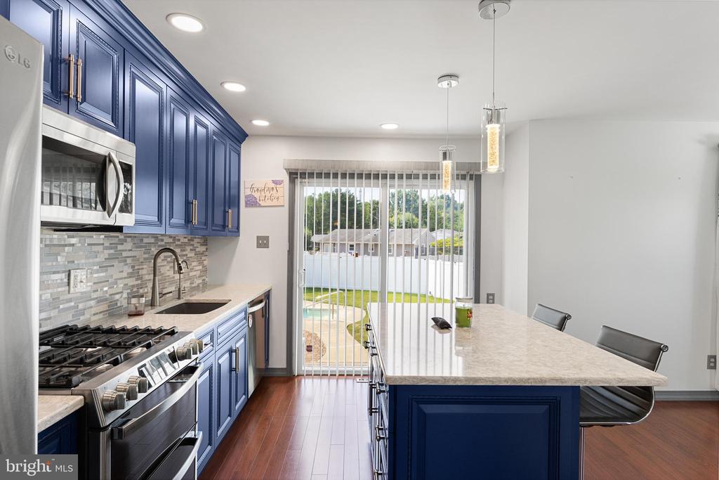 603 WILLOW DRIVE
