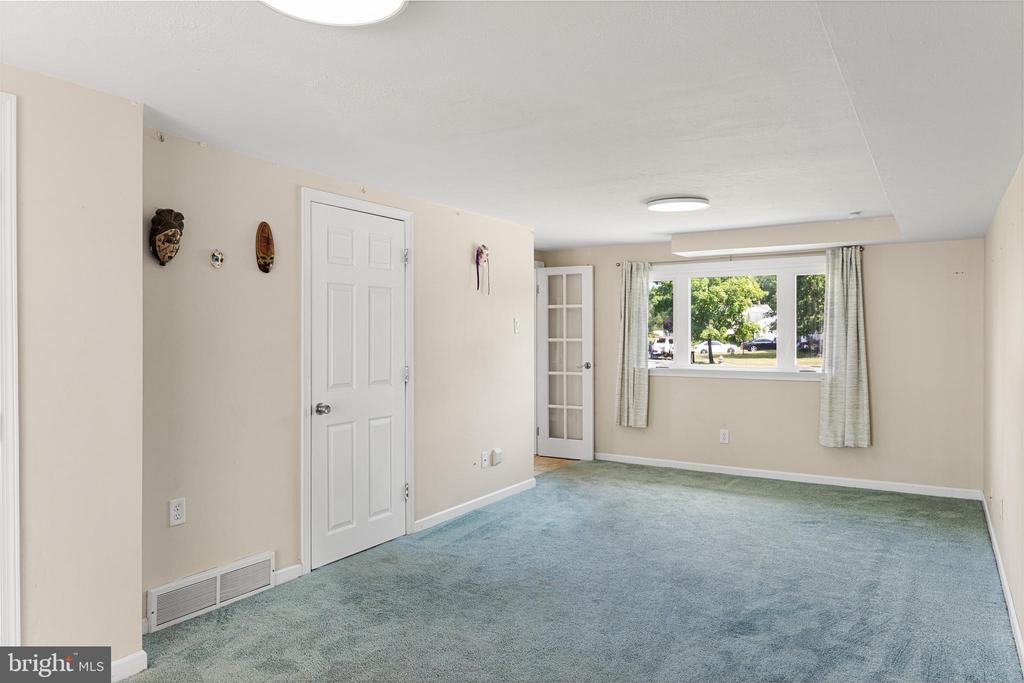 603 WILLOW DRIVE