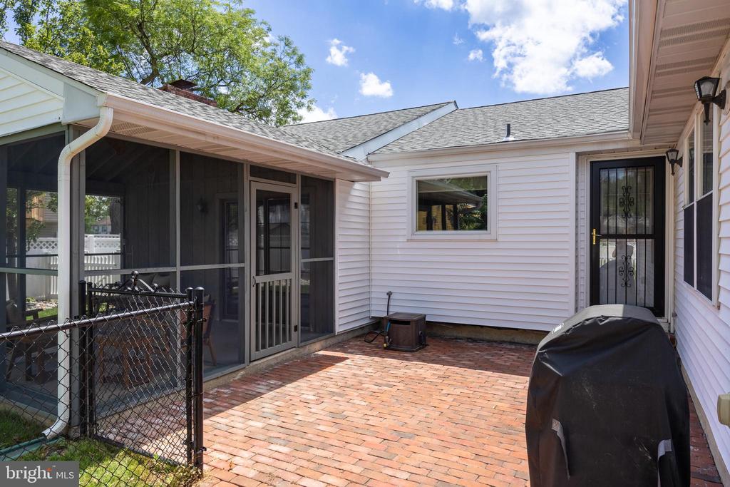 42 Radnor Blvd