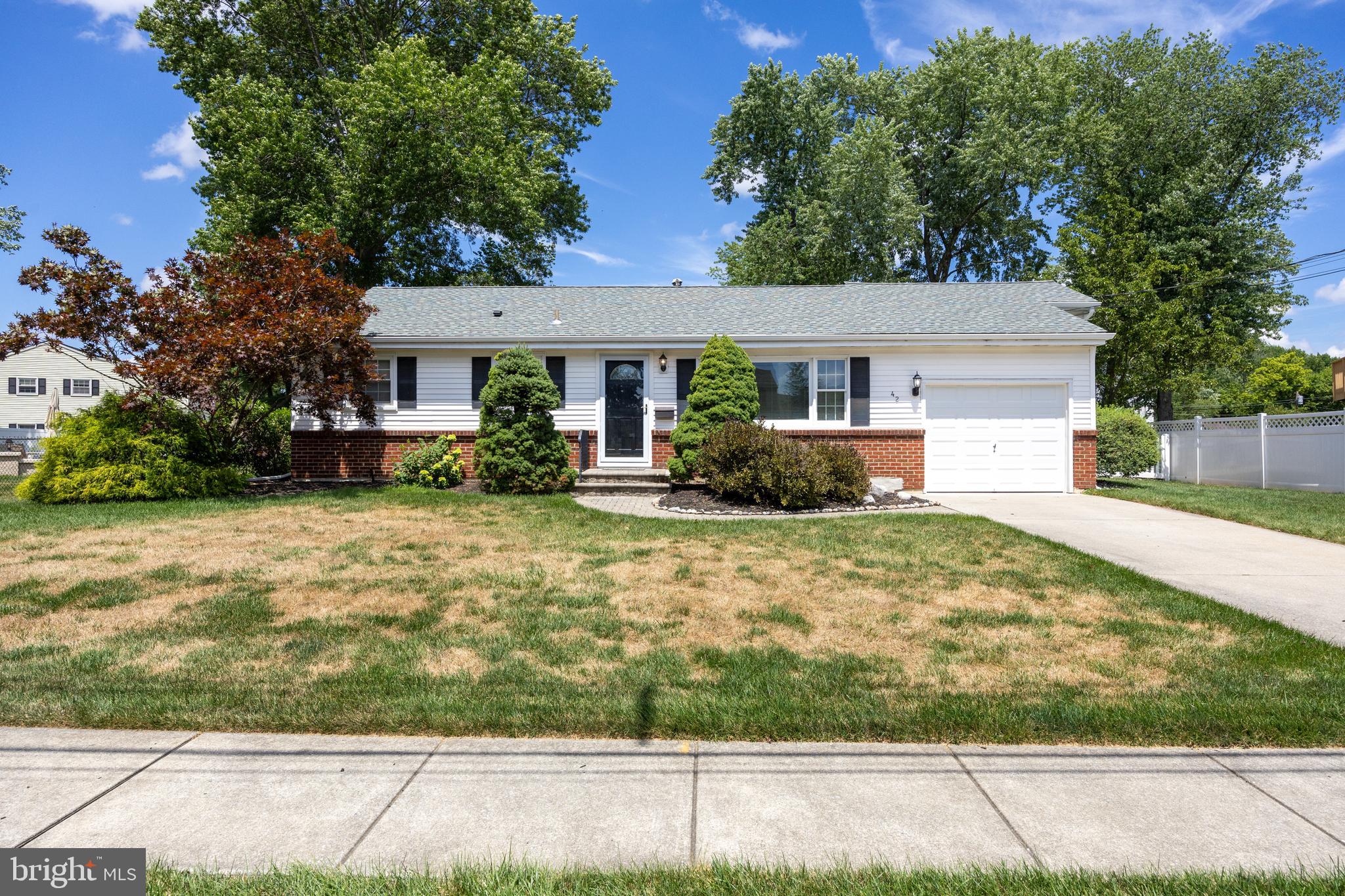 42 Radnor Blvd