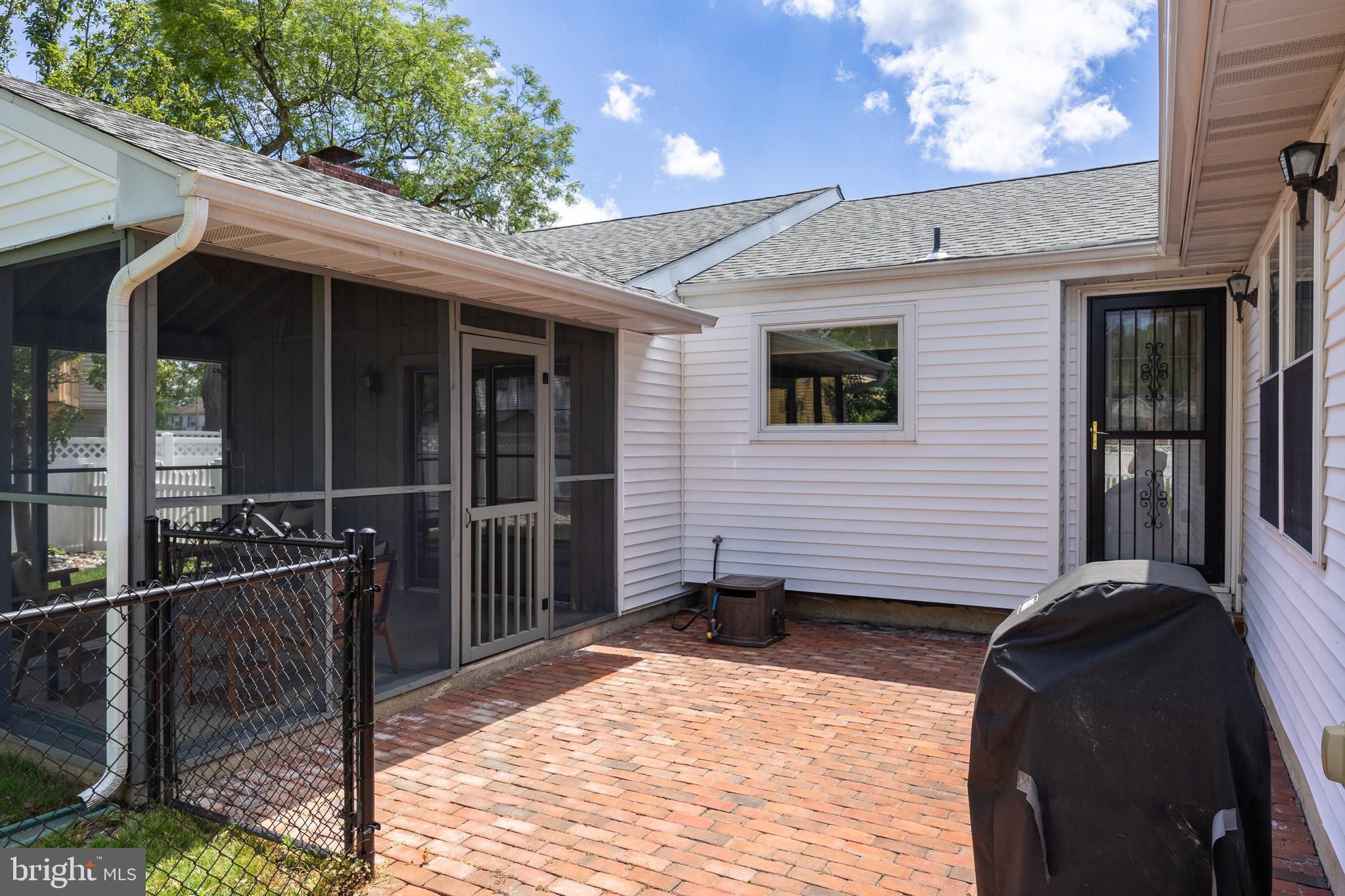 42 Radnor Blvd