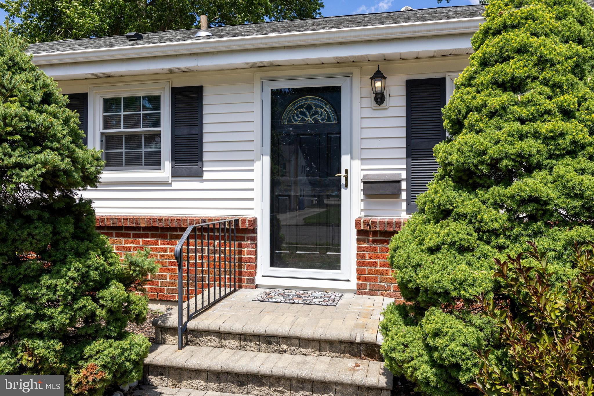 42 Radnor Blvd
