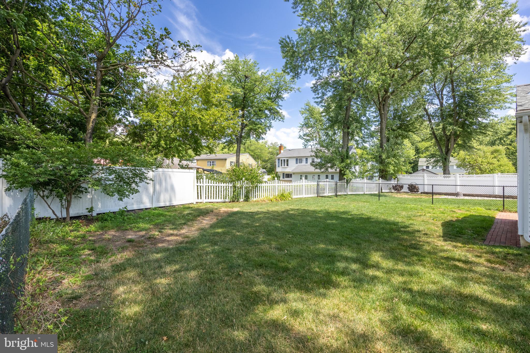 42 Radnor Blvd