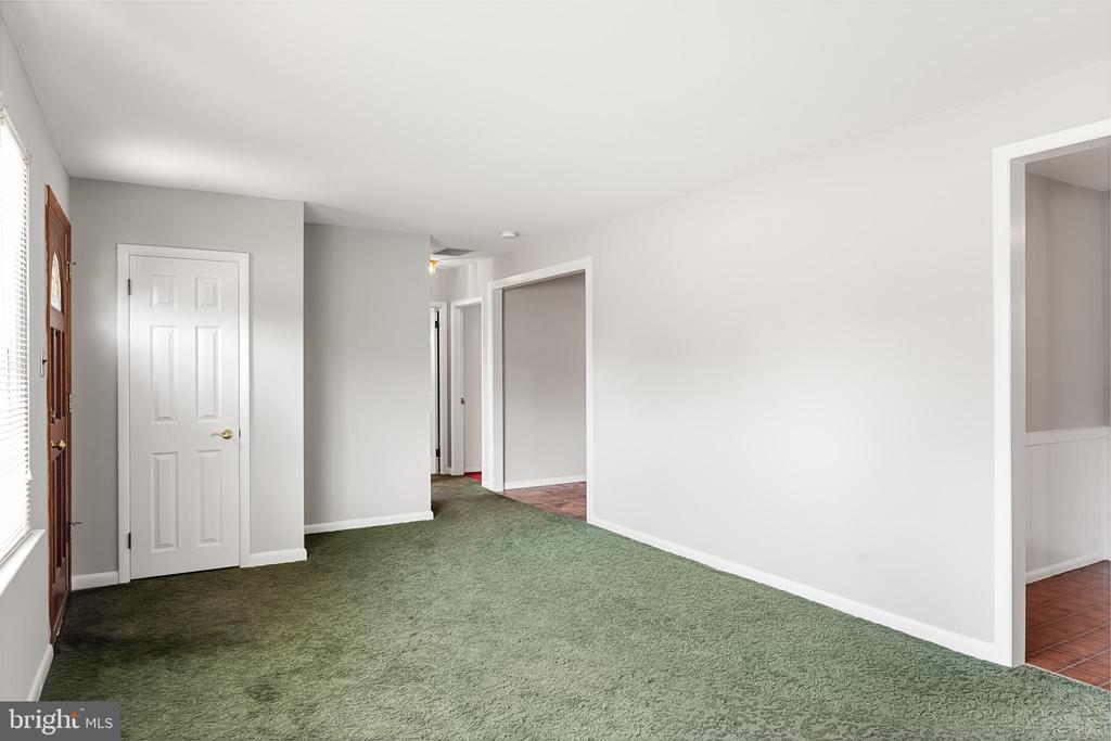 42 Radnor Blvd
