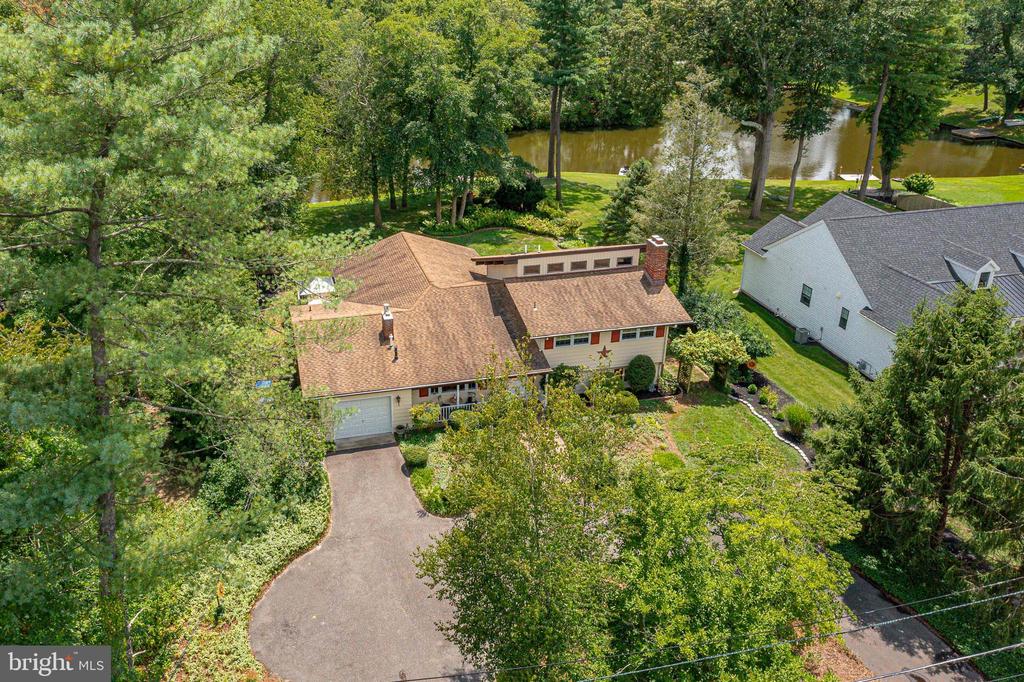 21 HOLLY DRIVE
