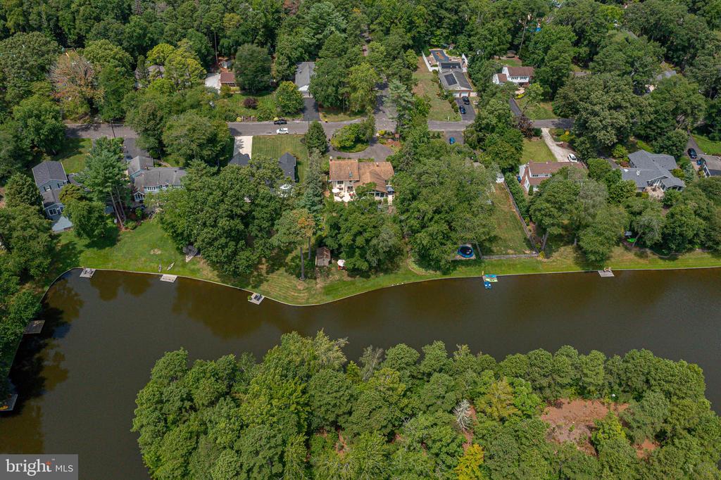 21 HOLLY DRIVE
