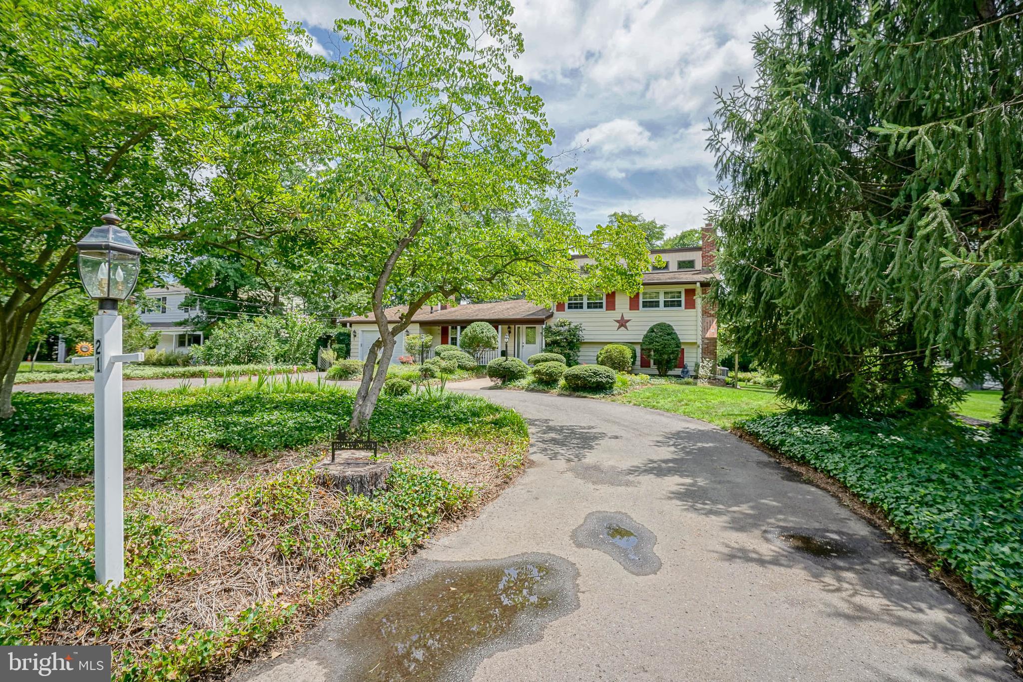 21 HOLLY DRIVE