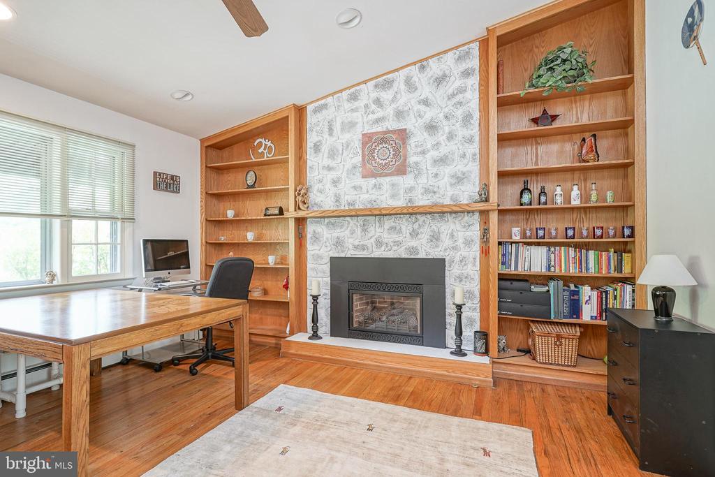 21 HOLLY DRIVE