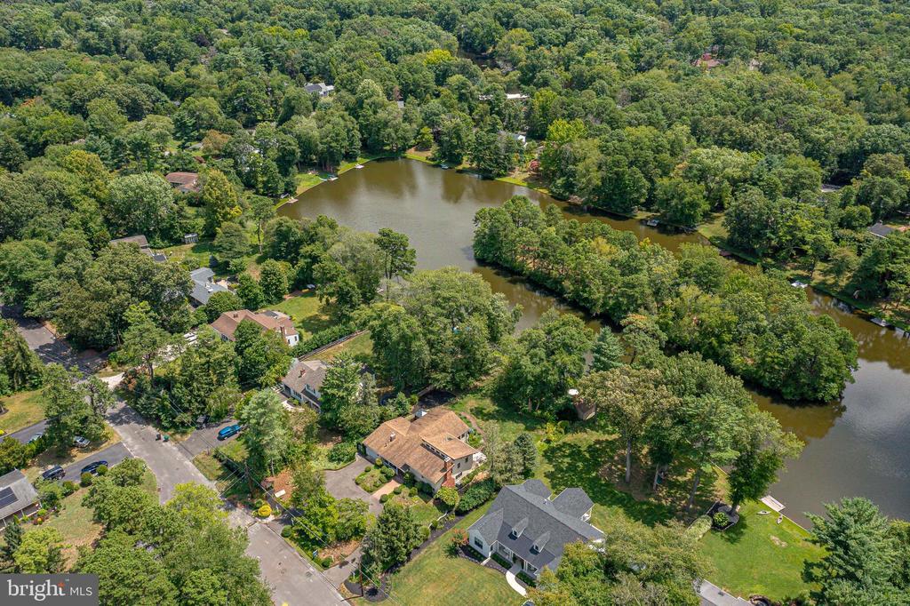 21 HOLLY DRIVE