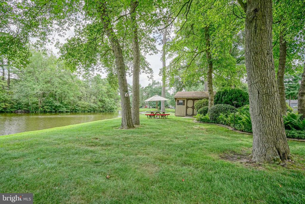 21 HOLLY DRIVE