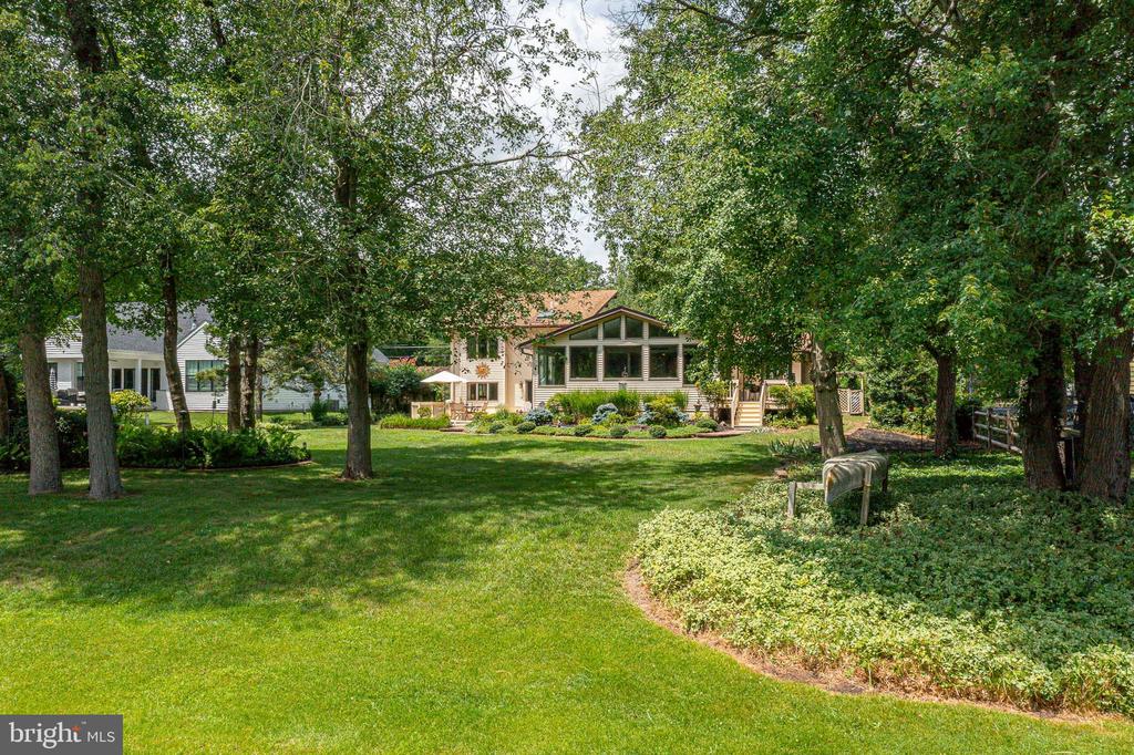 21 HOLLY DRIVE