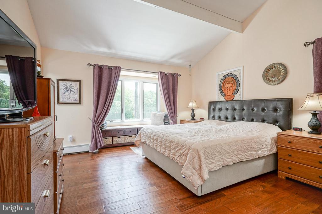 21 HOLLY DRIVE