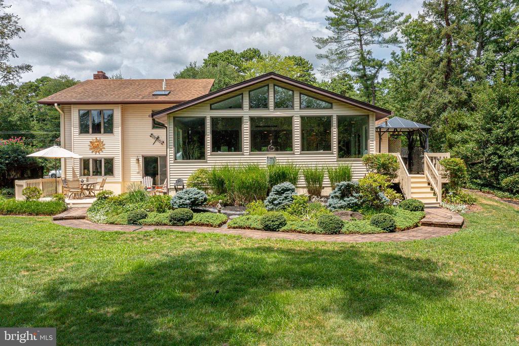 21 HOLLY DRIVE
