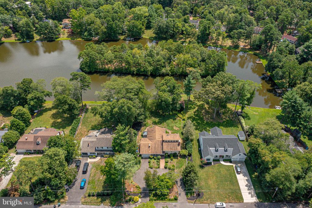 21 HOLLY DRIVE