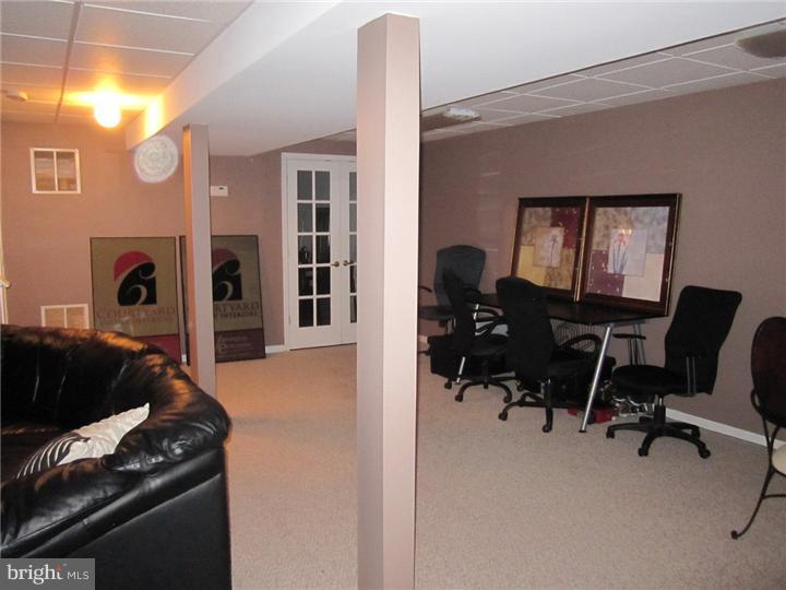 93 HEARTHSTONE LN