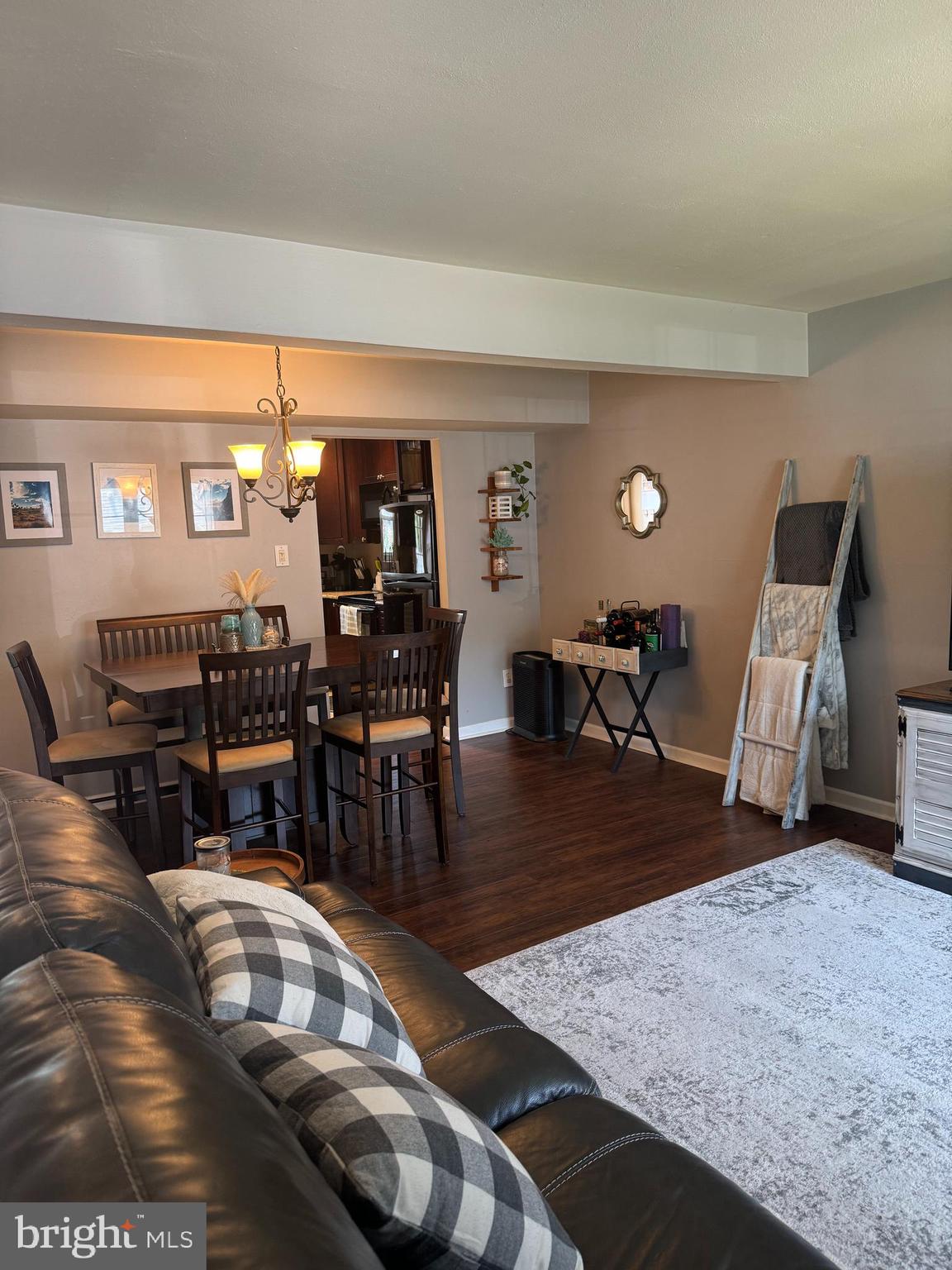 113 CHARING WAY