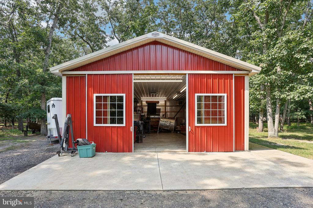 40 HOLLY PARK DRIVE