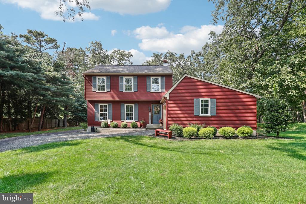 40 HOLLY PARK DRIVE
