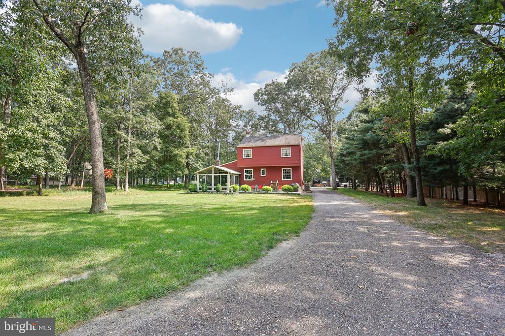 40 HOLLY PARK DRIVE