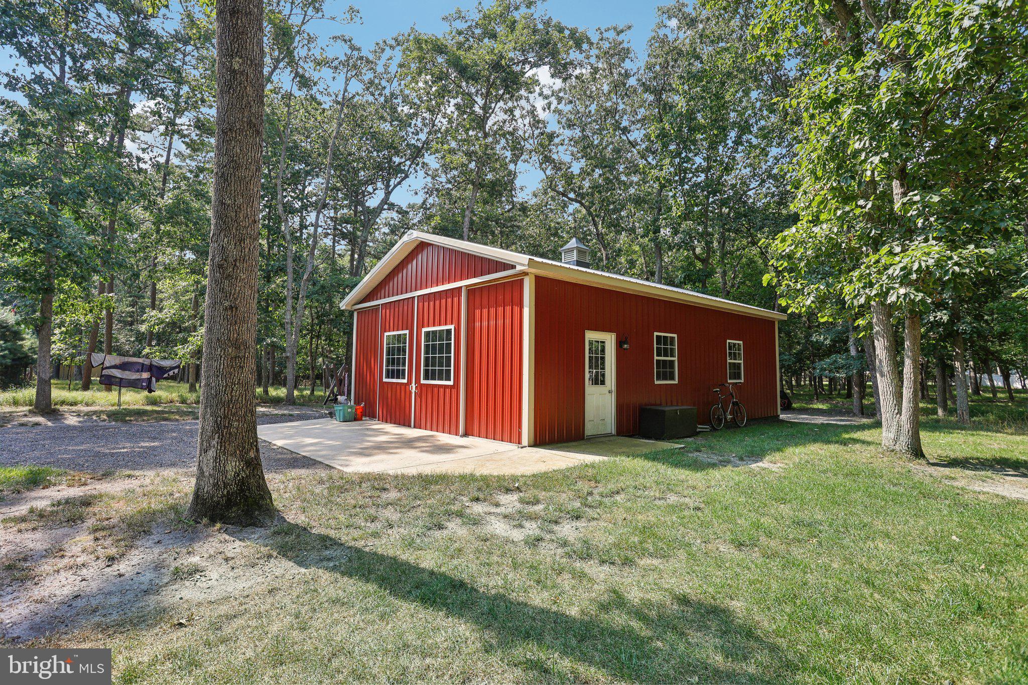 40 HOLLY PARK DRIVE