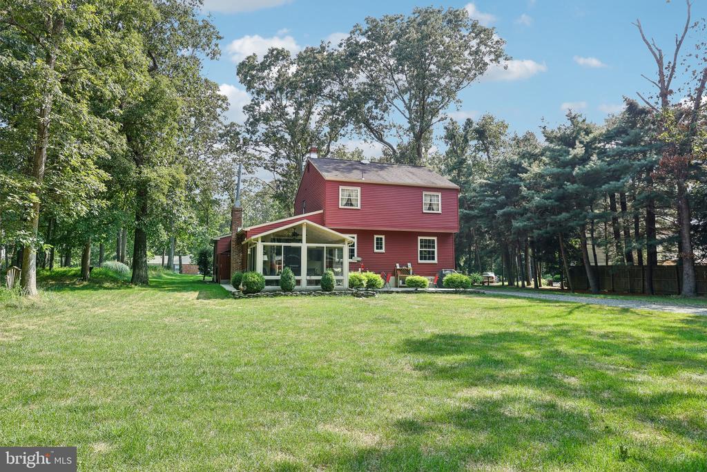 40 HOLLY PARK DRIVE
