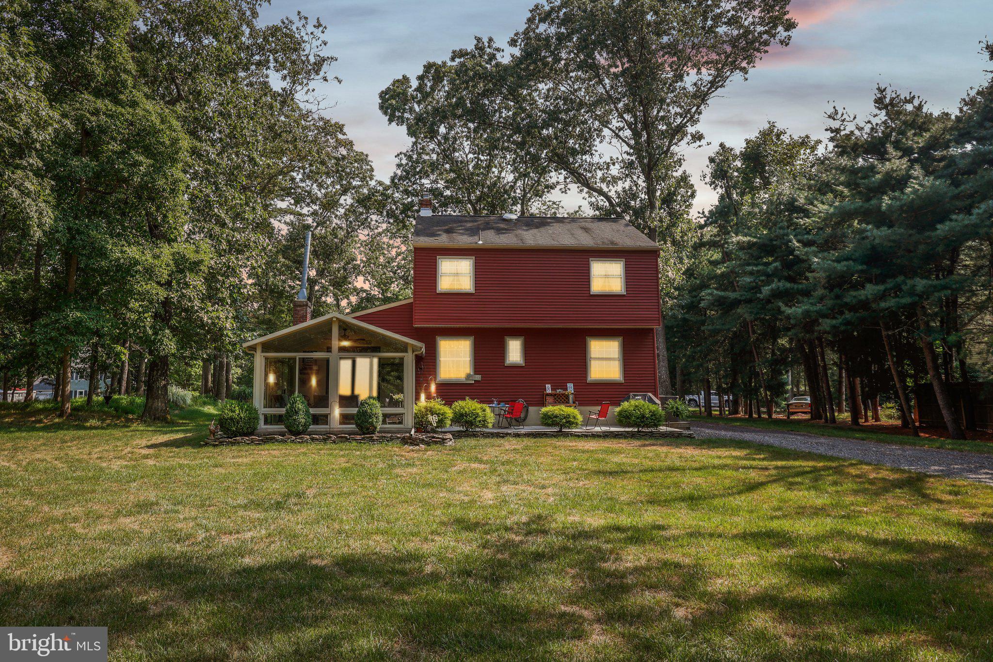 40 HOLLY PARK DRIVE