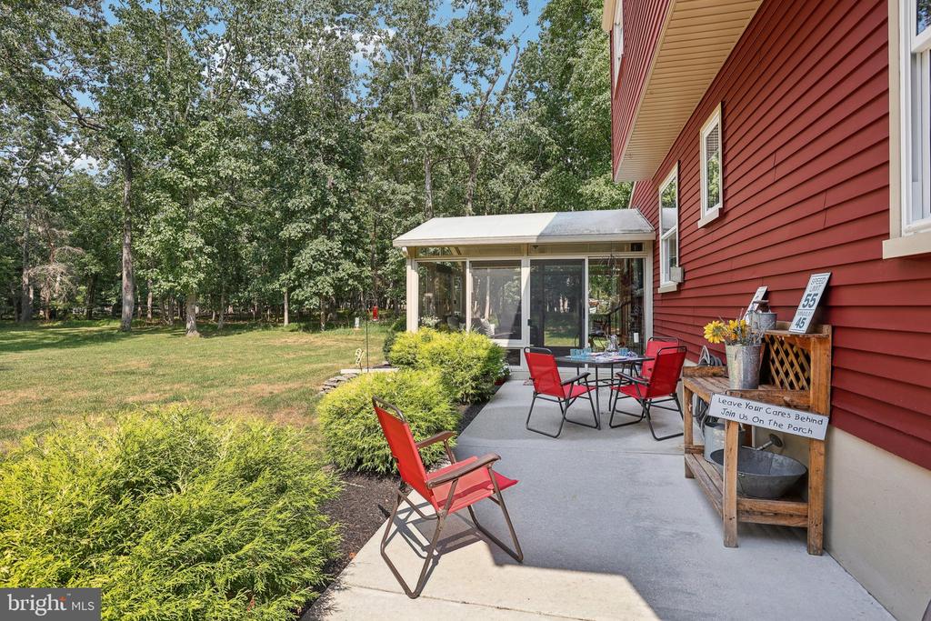 40 HOLLY PARK DRIVE