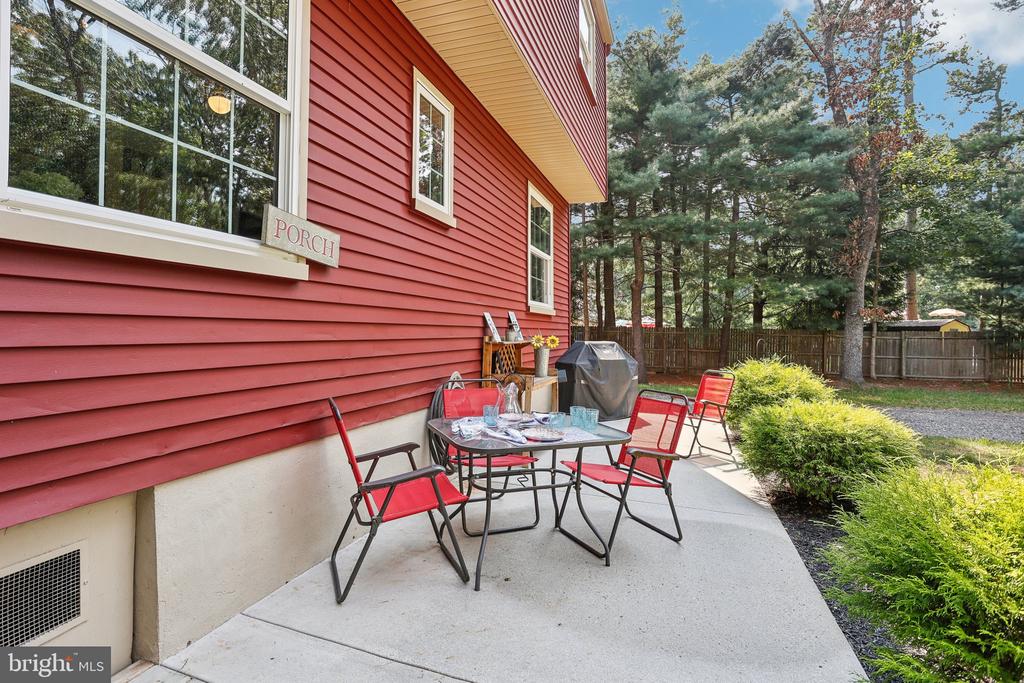 40 HOLLY PARK DRIVE